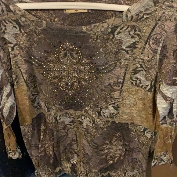 Top - Picture 2 of 2